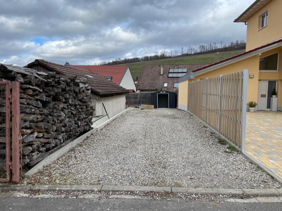 Am Weinberg - Stilvoll, Ruhig, Zum Wohlfuehlen Lägenhet Pfaffenweiler Exteriör bild